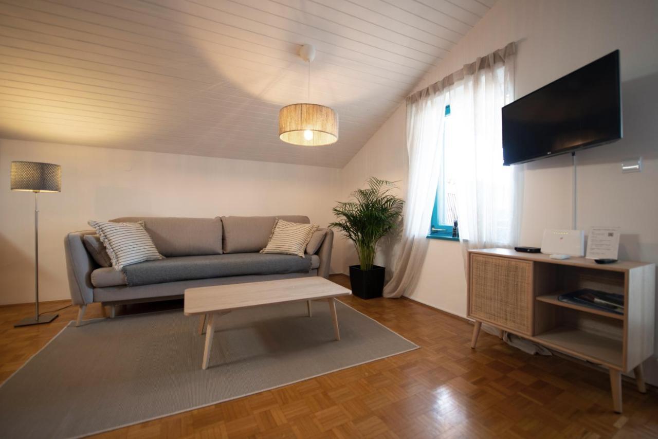 Modra Luna- Apartment With Terrace Izola Zewnętrze zdjęcie